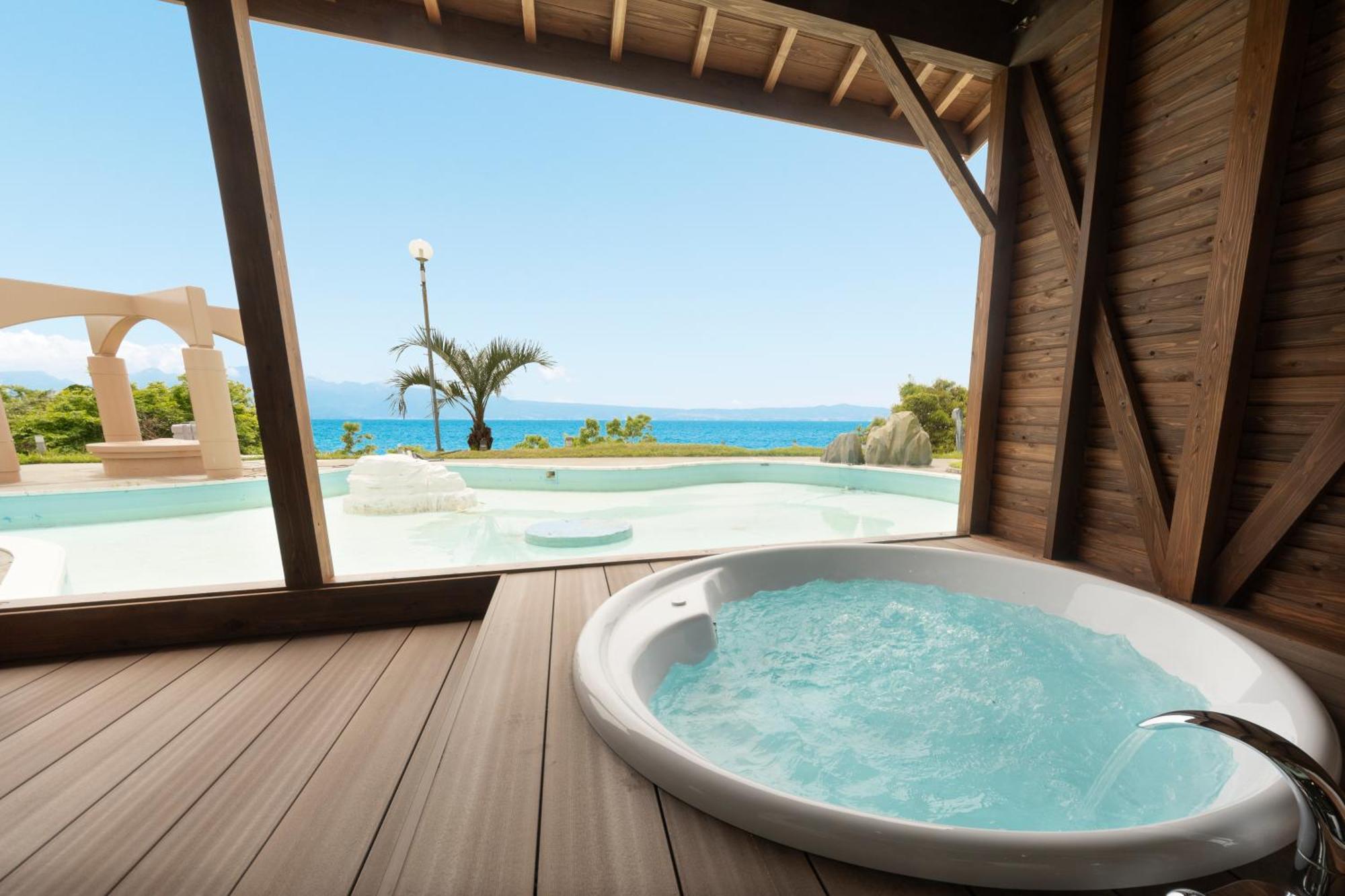 Nagasaki Chapel Coconuts Hotel ＆Resort Isahaya المظهر الخارجي الصورة