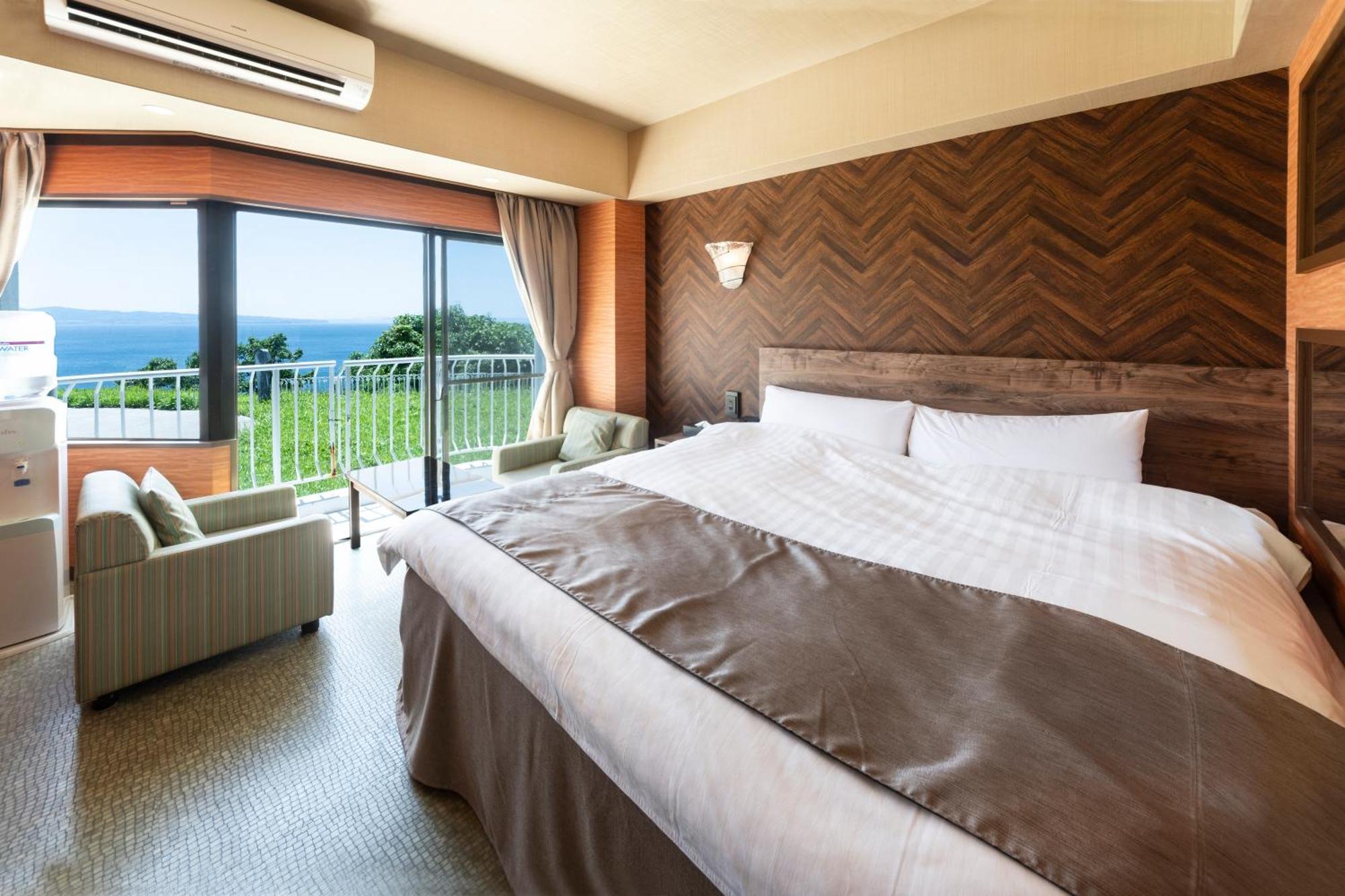 Nagasaki Chapel Coconuts Hotel ＆Resort Isahaya المظهر الخارجي الصورة