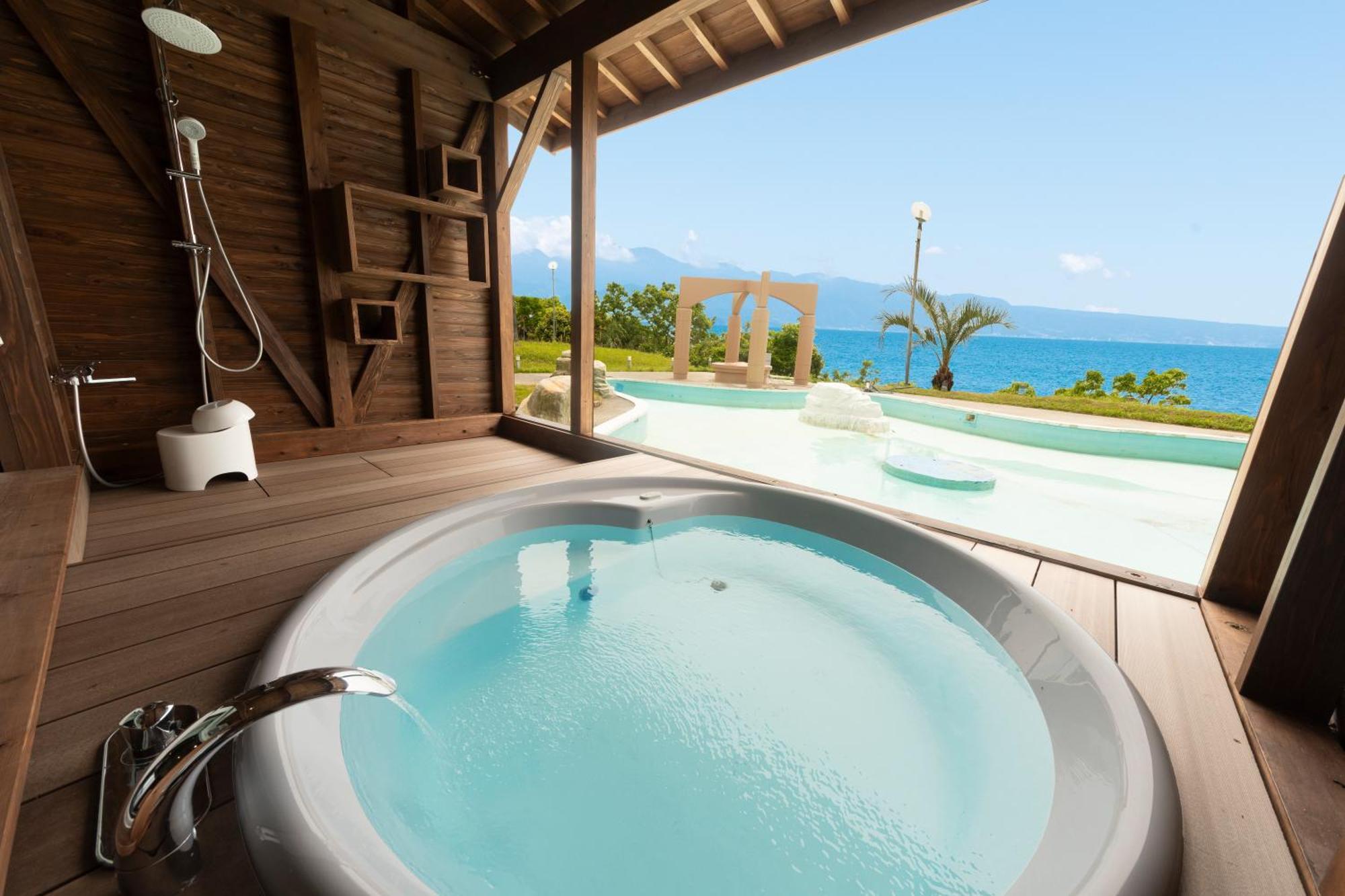 Nagasaki Chapel Coconuts Hotel ＆Resort Isahaya المظهر الخارجي الصورة